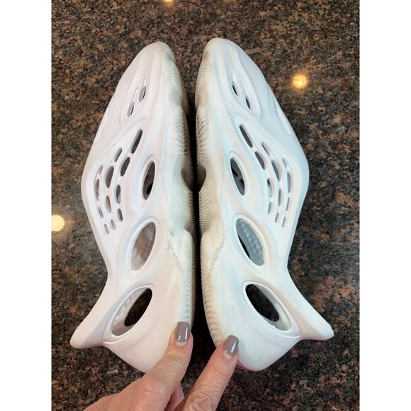 Adidas Yeezy Ararat White Foam Runners Size 43 (Mens 9/9.5) Excellent Cond - Picture 7 of 13